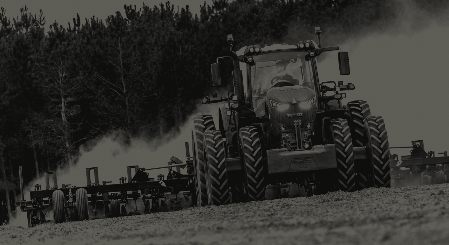 Fendt 900 Plowing Action