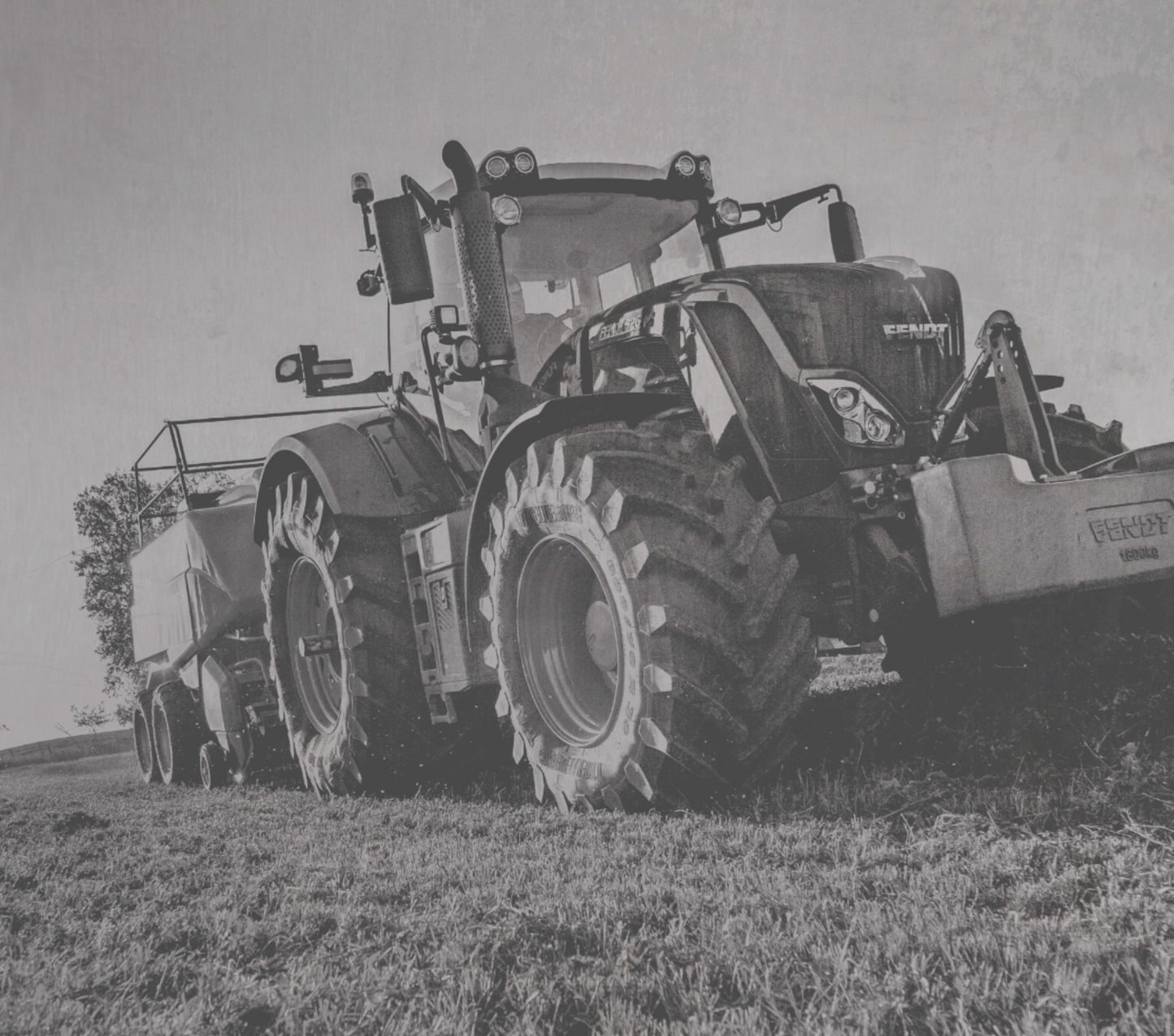 Fendt 900 in Action Duotone Wall Mural
