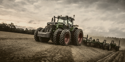 Fendt 900 Plowing Action